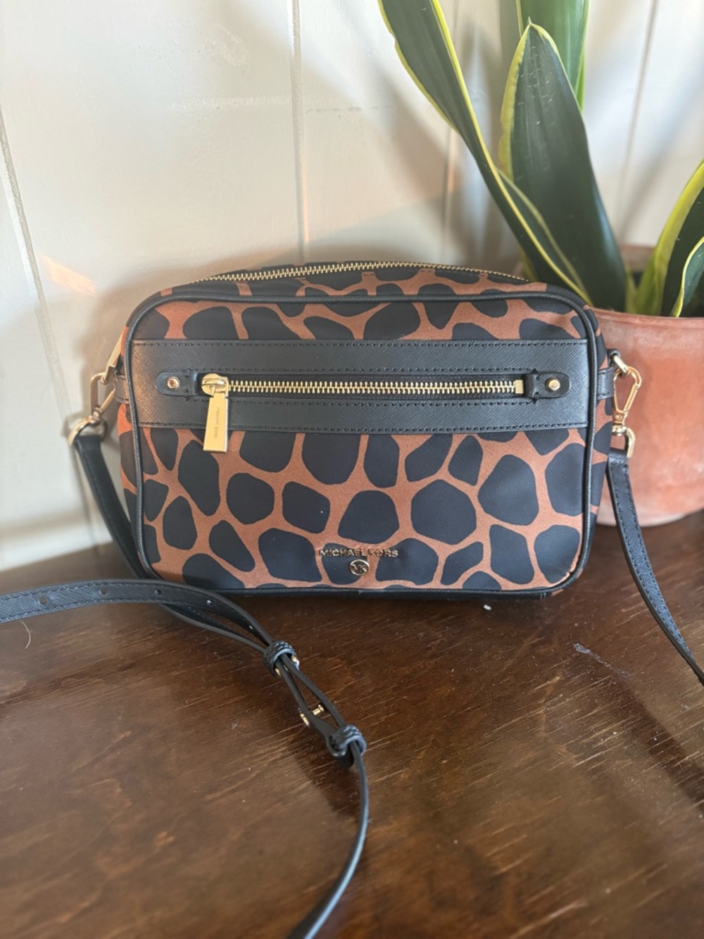 Michael Kors Jet Set Giraffe Print Camera Bag
